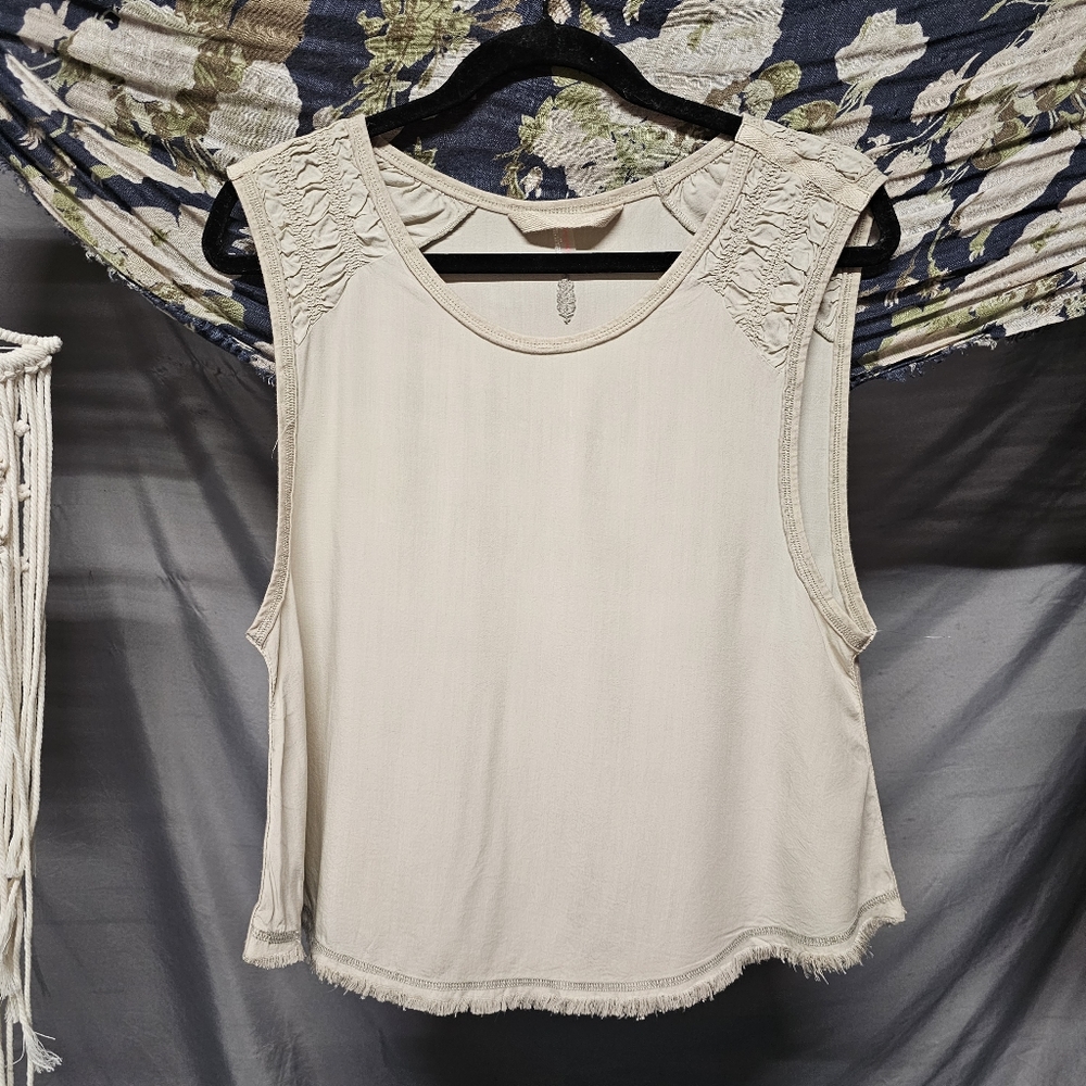 3/$25 FP Movement Free People | Beige Sleeveless Top with Frayed Hem size XS